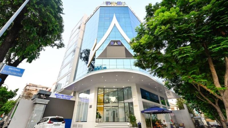 Bệnh viện Thẩm mỹ Siam Thailand toạ lạc tại trung tâm Quận 1 (TP.HCM) với quy mô lên tới 2600m2 cùng thiết kế nội thất sang trọng, đẳng cấp