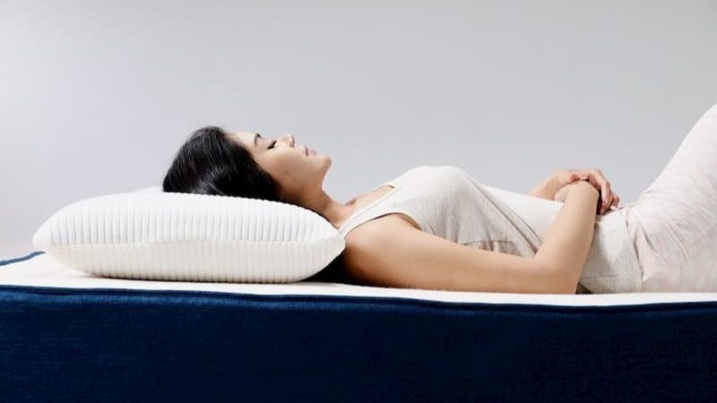 Nên nằm ngửa khi ngủ để giảm áp lực và tạo điều kiện thuận lợi cho quá trình lành vết thương