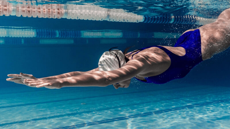 Bơi lội tác động gián tiếp đến cơ ngực